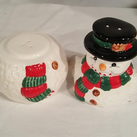 The Cellar Macy's Christmas Snowman Salt & Pepper Shakers Handpainted Style PL11 - Picture 3 of 9